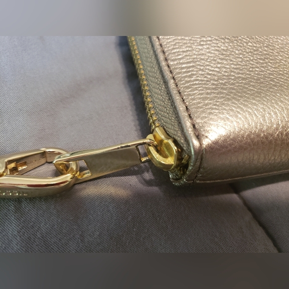 Gold Fossil Wallet - Picture 7 of 12